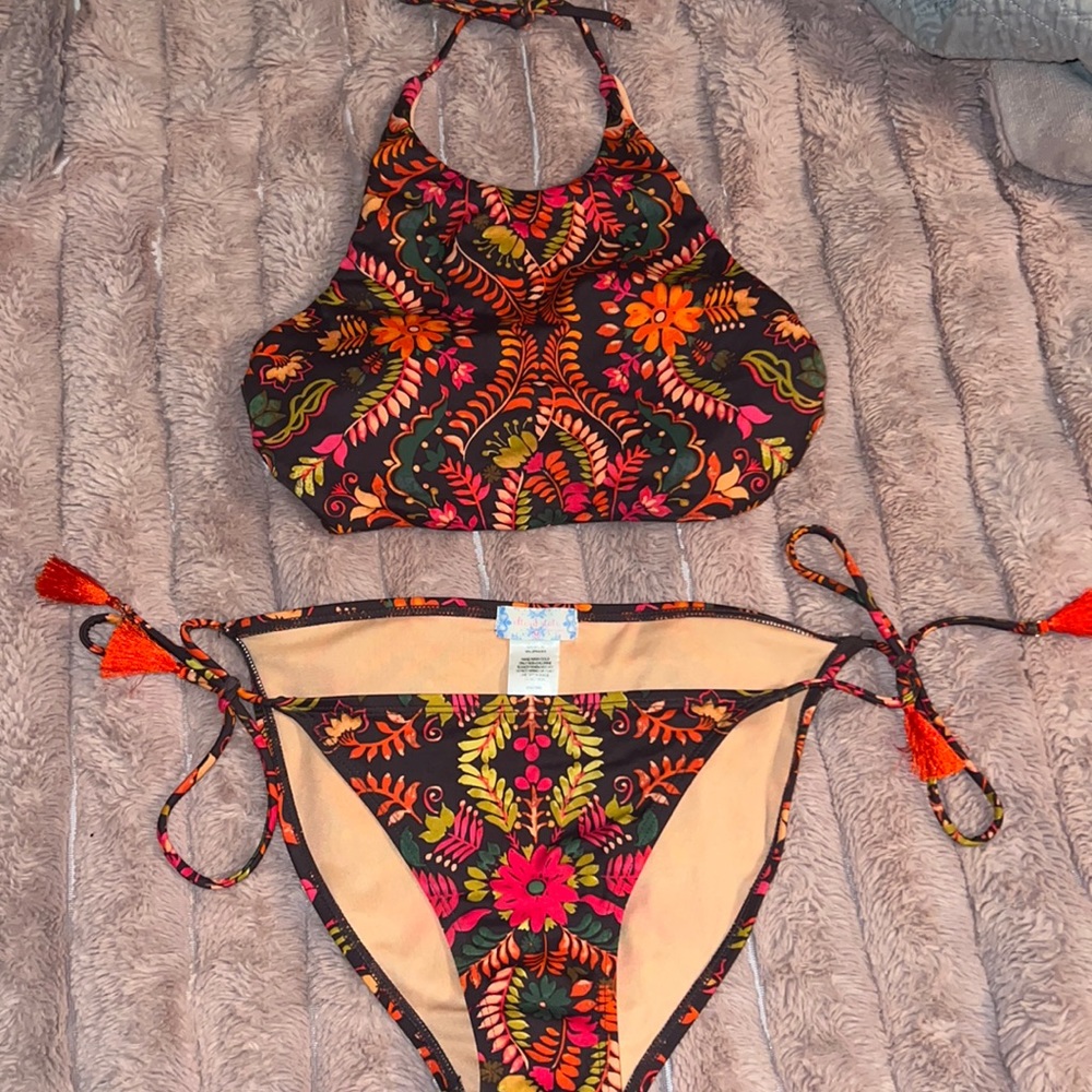 Altar’d State floral swimsuit. Size medium. Perfect condition.